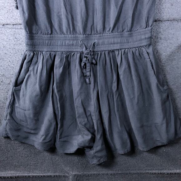 Express Womens Romper Black Short Sleeve Scoop Neck Pockets Small - Picture 3 of 11